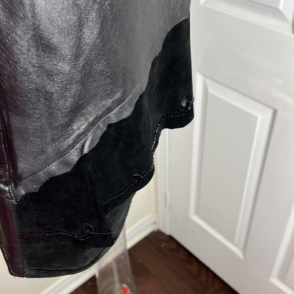 Vintage Midi Length Leather Skirt Size Medium - Picture 14 of 14